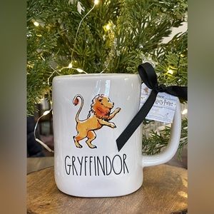 🦁 Brand NEW w/Tags Rae Dunn Harry Potter GRYFFINDOR Single Sided Mug 🦁